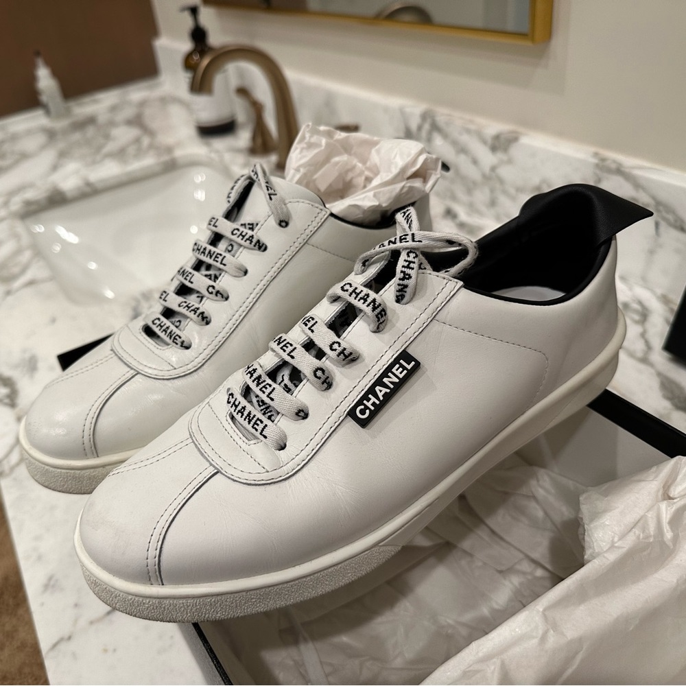 Chanel white leather sneaker